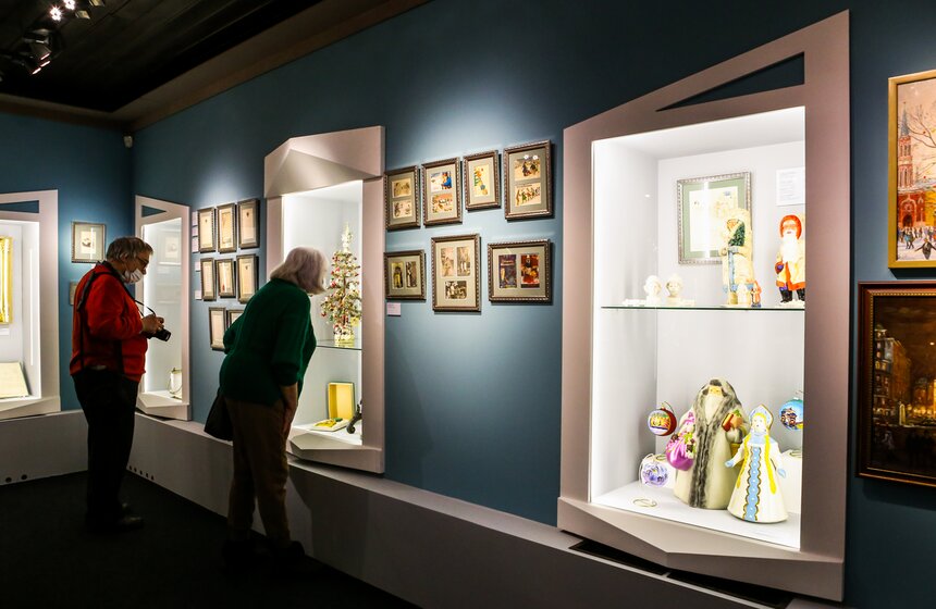 Выставка "Три века русской елки" открылась в музее-заповеднике "Коломенское" 11 фото