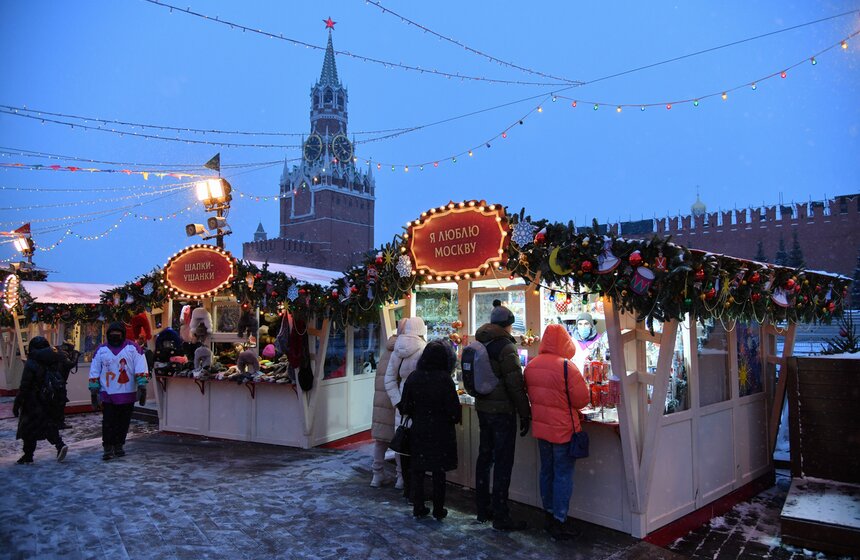 ГУМ-ярмарка открыта для посетителей на Красной площади 11 фото