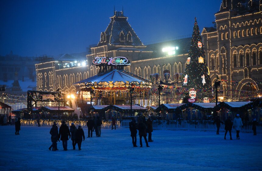 ГУМ-ярмарка открыта для посетителей на Красной площади 13 фото