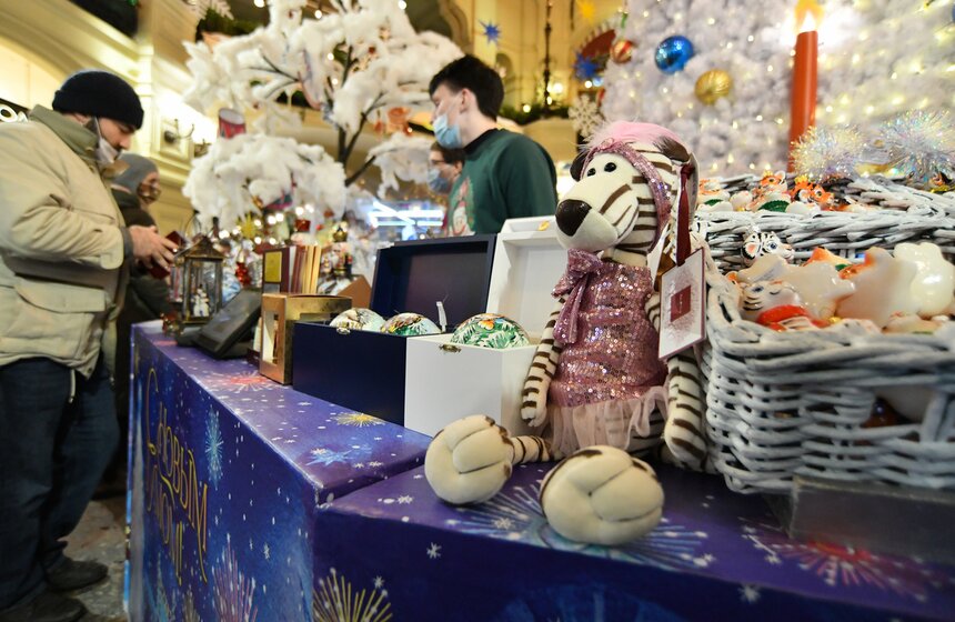 ГУМ-ярмарка открыта для посетителей на Красной площади 18 фото