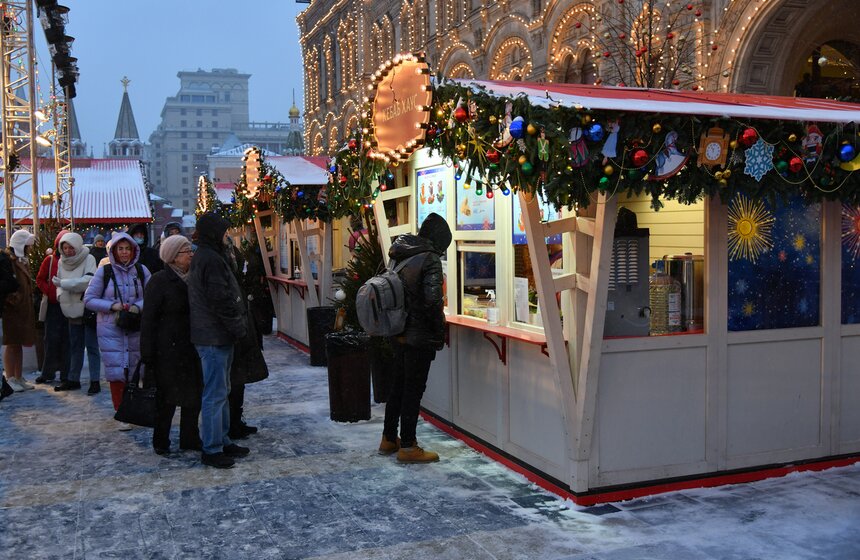 ГУМ-ярмарка открыта для посетителей на Красной площади 5 фото