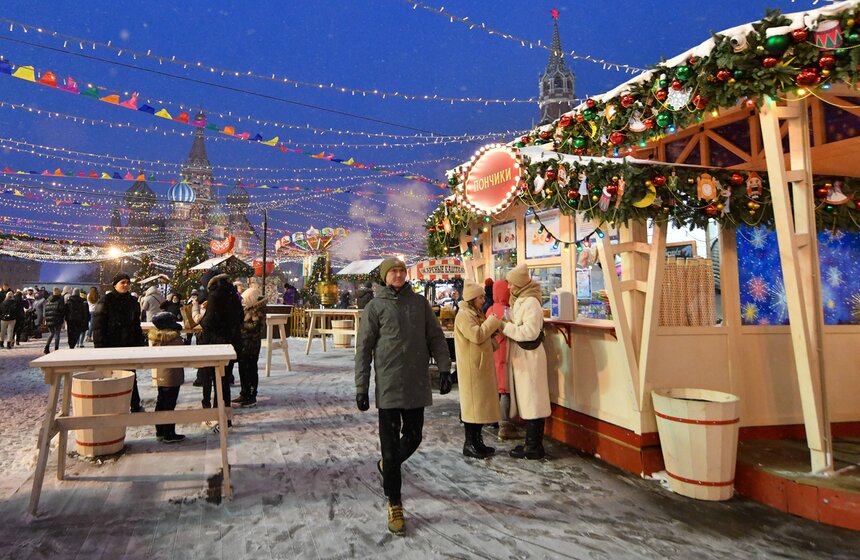 ГУМ-ярмарка открыта для посетителей на Красной площади 14 фото