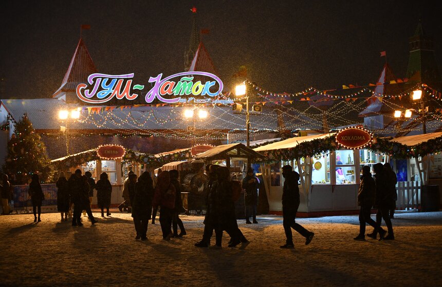 ГУМ-ярмарка открыта для посетителей на Красной площади 24 фото