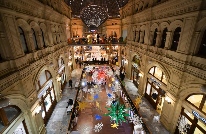 ГУМ-ярмарка открыта для посетителей на Красной площади 17 фото