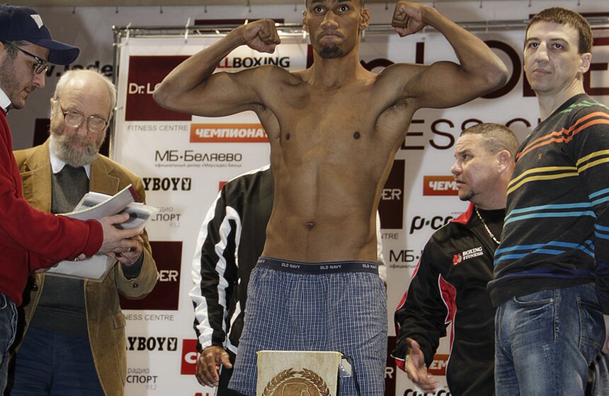 В Москве взвесили боксеров шоу The winner takes it all 9 фото