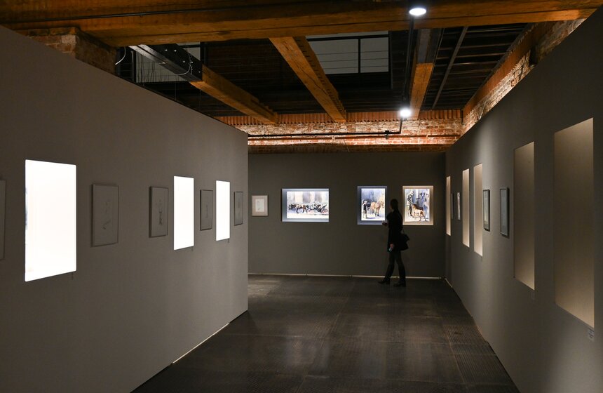 В Москве открылась выставка Андрея Есионова 14 фото