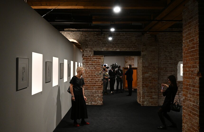 В Москве открылась выставка Андрея Есионова 3 фото