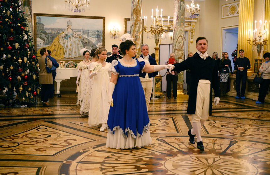 В музее-заповеднике "Царицыно" прошел предновогодний бал 18 фото