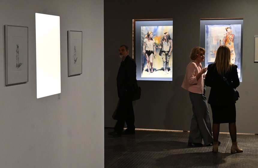 В Москве открылась выставка Андрея Есионова 6 фото