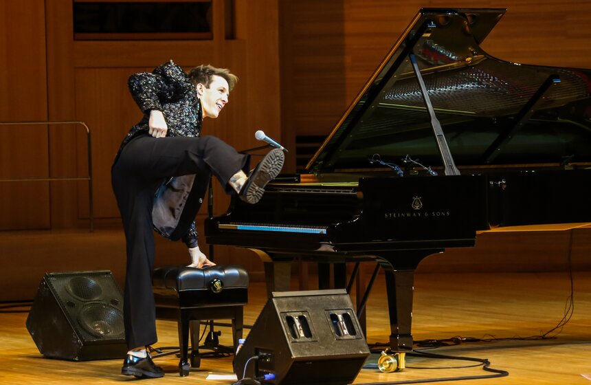 В Москве прошел сольный концерт Стивена Ридли 15 фото