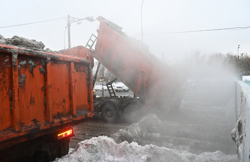 Чистый город. Как в Москве плавят снег 14 фото