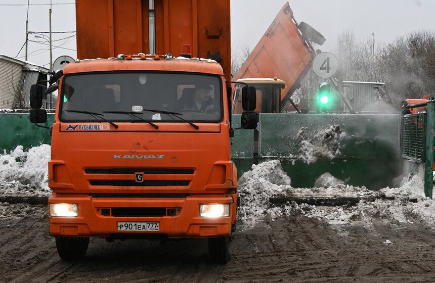 Чистый город. Как в Москве плавят снег 19 фото