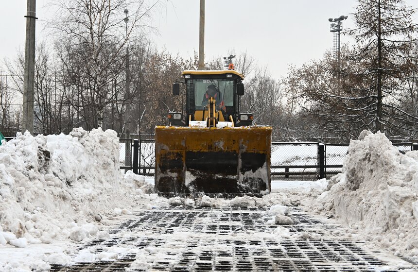 Чистый город. Как в Москве плавят снег 15 фото