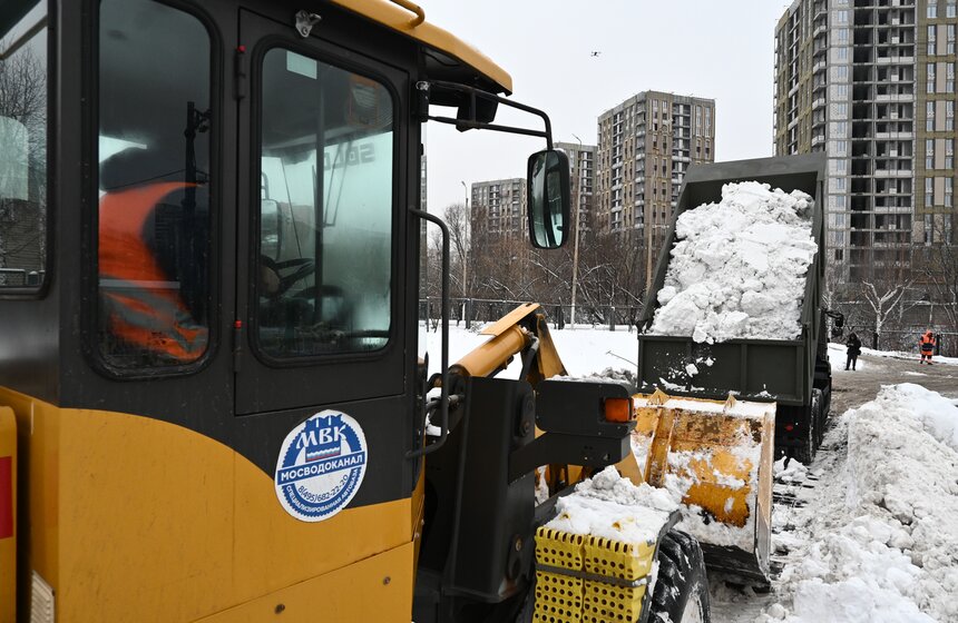 Чистый город. Как в Москве плавят снег 16 фото