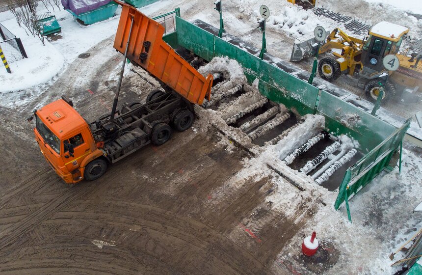 Чистый город. Как в Москве плавят снег 12 фото