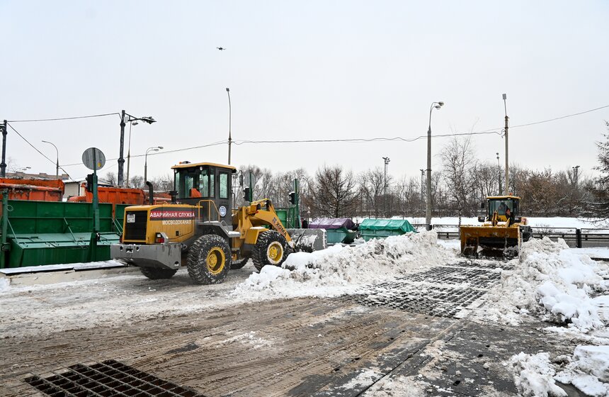 Чистый город. Как в Москве плавят снег 6 фото