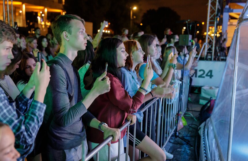 Группа Dabro выступила на церемонии закрытия фестиваля "Твоя Москва" 8 фото