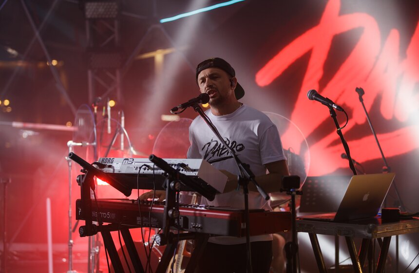 Группа Dabro выступила на церемонии закрытия фестиваля "Твоя Москва" 10 фото