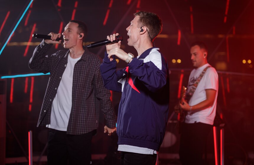 Группа Dabro выступила на церемонии закрытия фестиваля "Твоя Москва" 9 фото