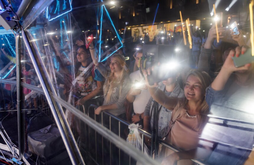 Группа Dabro выступила на церемонии закрытия фестиваля "Твоя Москва" 16 фото