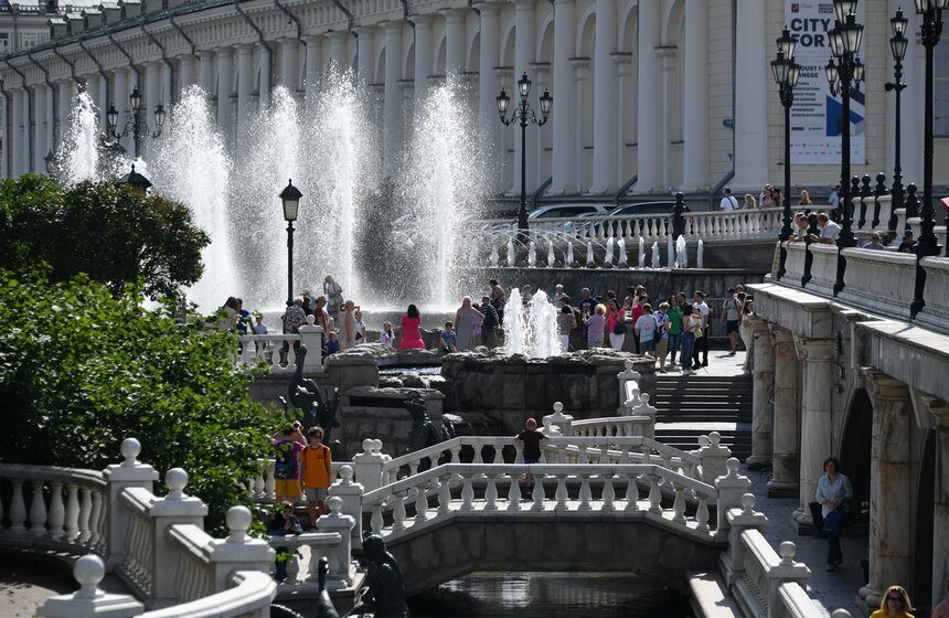 Москвичам пообещали спад жары к выходным 8 фото