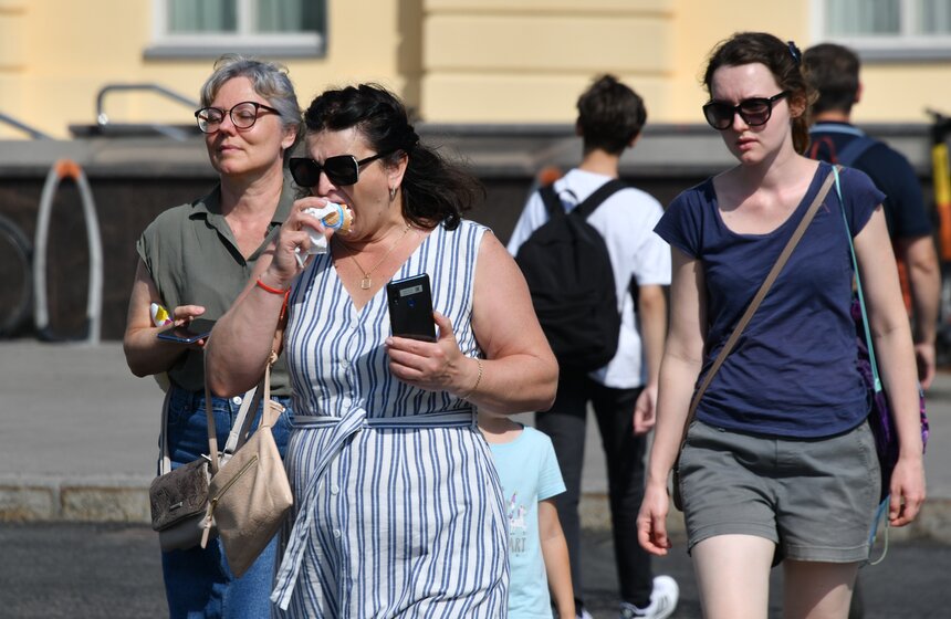 Москвичам пообещали спад жары к выходным 2 фото