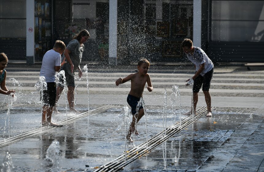 Москвичам пообещали спад жары к выходным 21 фото