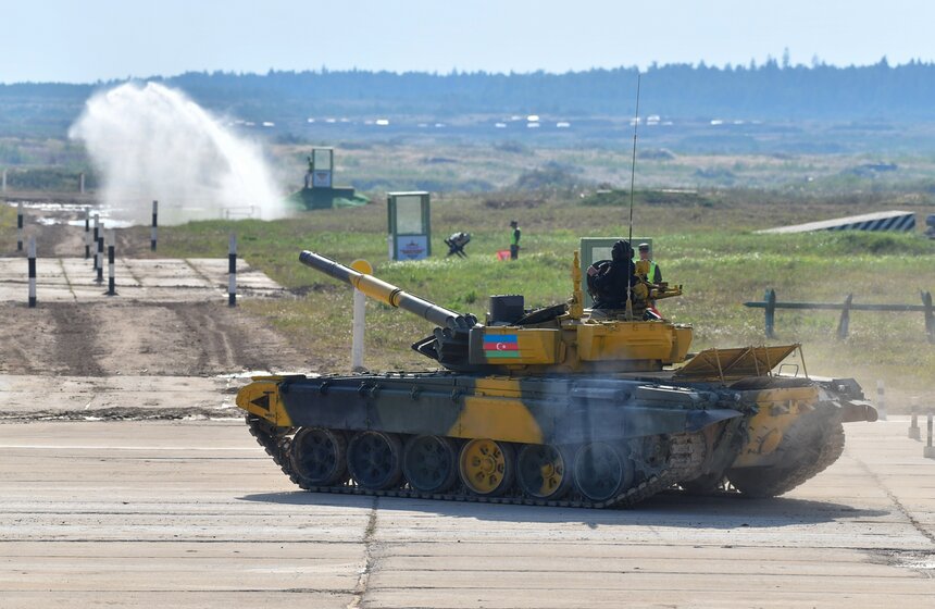 "Танковый биатлон" продолжил свою работу на полигоне Алабино 2 фото