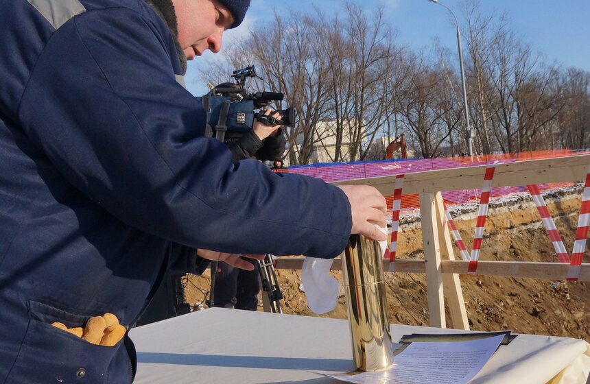 Собянин и Садовничий заложили капсулу под будущим общежитием МГУ 7 фото