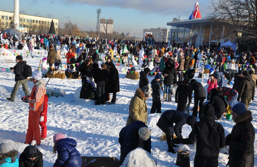 АРТ-Битва Снеговиков прошла на Воробьевых горах 7 фото