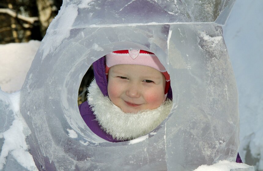 В Измайловском парке открылось ледяное кафе 14 фото
