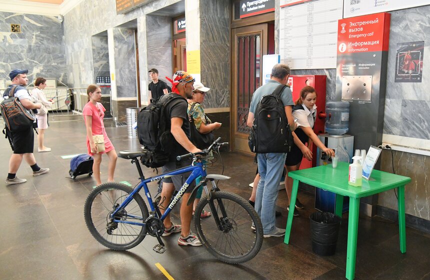 Воду будут раздавать пассажирам на 14 вокзалах и станциях МЖД до конца недели 15 фото