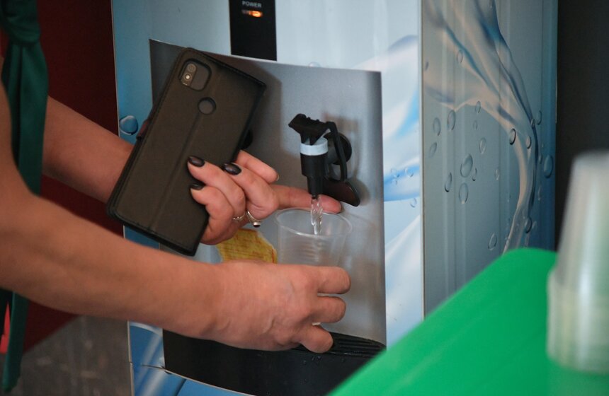 Воду будут раздавать пассажирам на 14 вокзалах и станциях МЖД до конца недели 12 фото