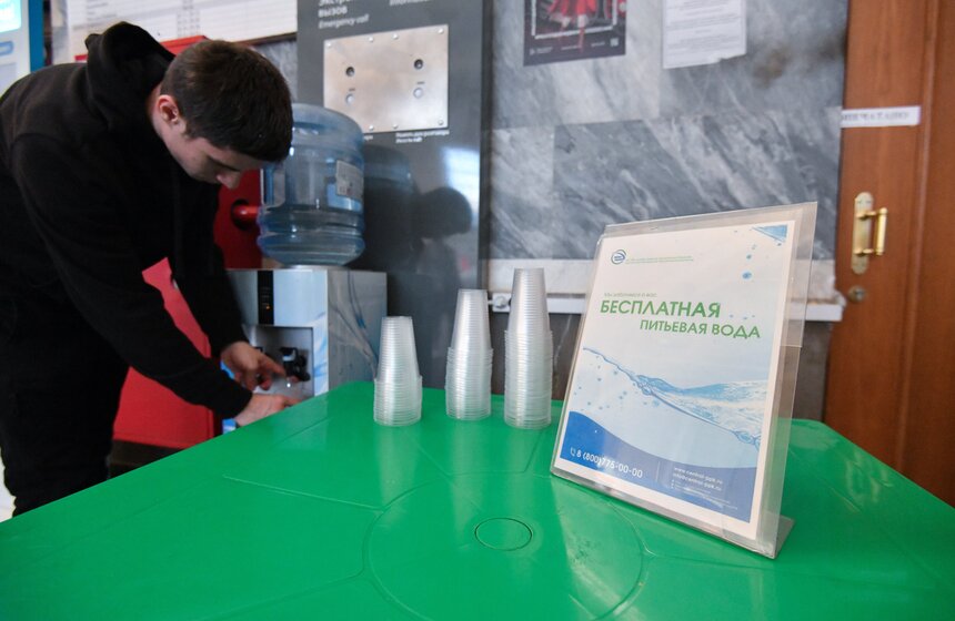 Воду будут раздавать пассажирам на 14 вокзалах и станциях МЖД до конца недели 11 фото