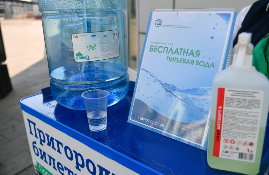 Воду будут раздавать пассажирам на 14 вокзалах и станциях МЖД до конца недели 9 фото