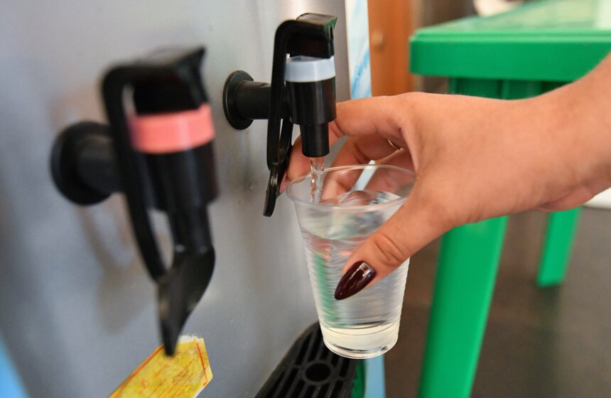 Воду будут раздавать пассажирам на 14 вокзалах и станциях МЖД до конца недели 10 фото