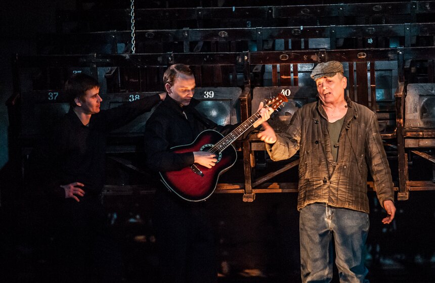 В Театре на Таганке показали спектакль "Владимир Высоцкий" 6 фото