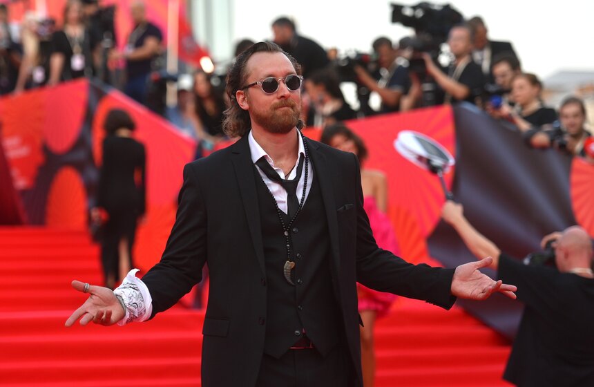 Актер Данила Якушев