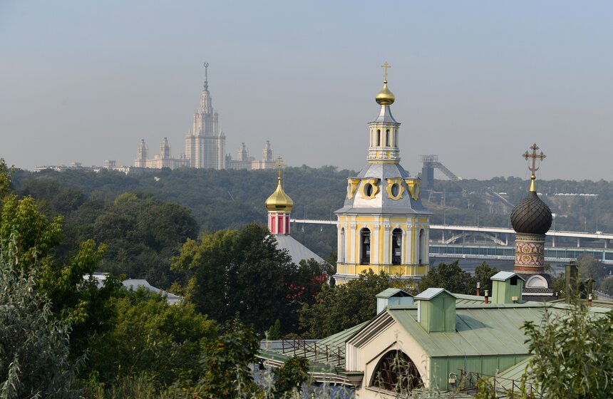 Смог от лесных пожаров накрыл Москву 2 фото