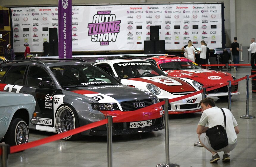Ежегодная автовыставка "Auto Tuning Show" стартовала в МВЦ "Крокус Экспо" 16 фото