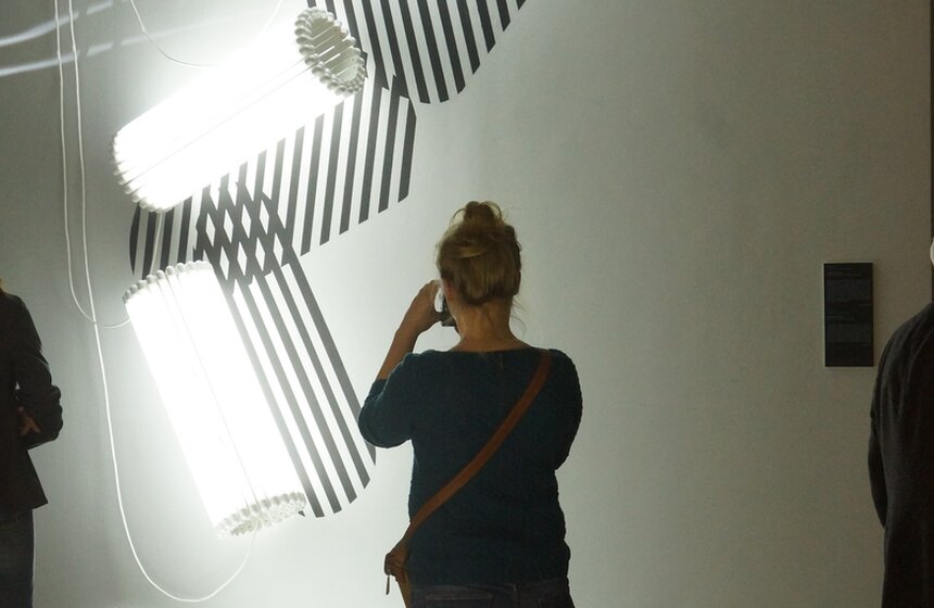 Феномен света исследуют на выставке "Пространство LUCIDA" 10 фото