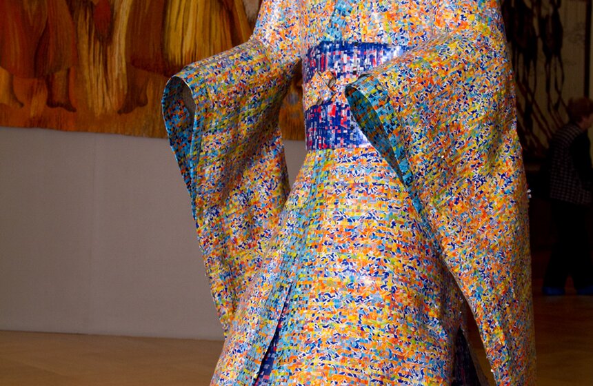 В Царицыно проходит выставка скульптур-костюмов 3 фото