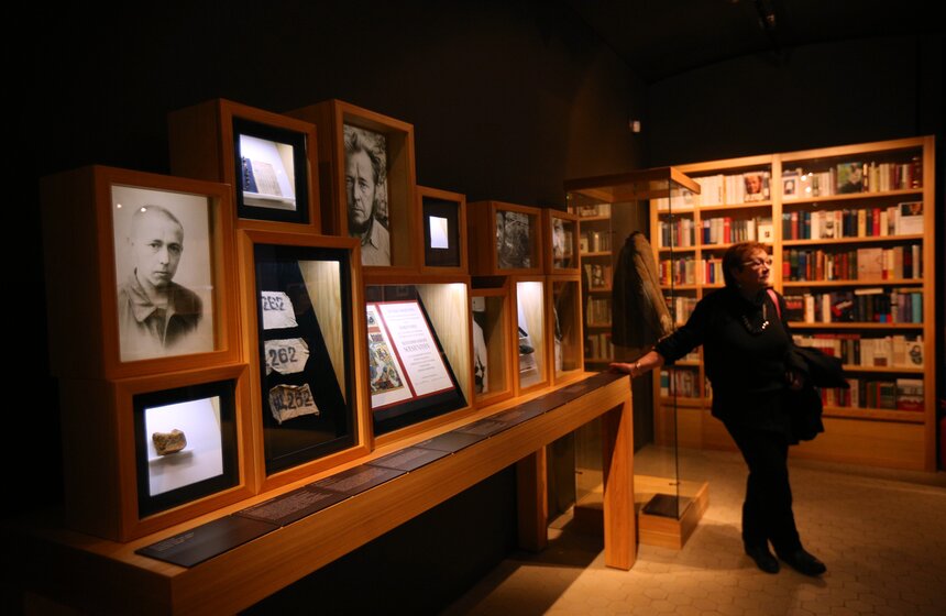 В Пушкинском музее проходит выставка, посвященная Солженицыну 6 фото