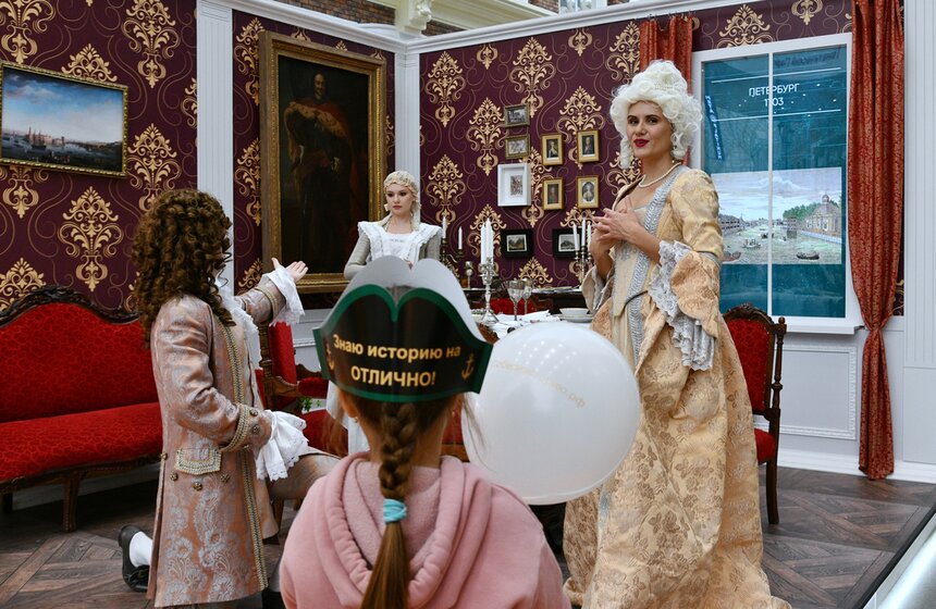 В парке "Остров мечты" открылся историко-патриотический фестиваль "Собери историю" 14 фото