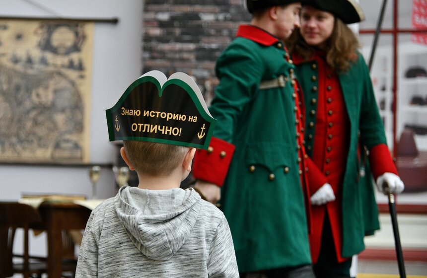 В парке "Остров мечты" открылся историко-патриотический фестиваль "Собери историю" 3 фото