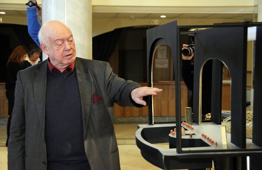 В "Новой Опере" представили макет декораций к "Школе жен" 12 фото