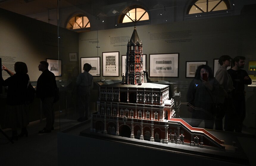 В Москве открыта выставка-инсталляция "Новый человек" 3 фото