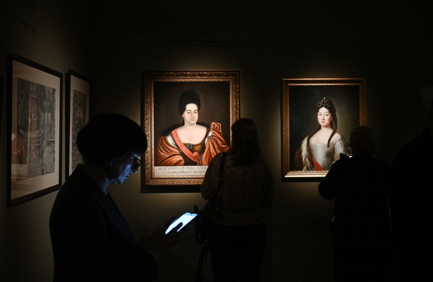 В Москве открыта выставка-инсталляция "Новый человек" 15 фото