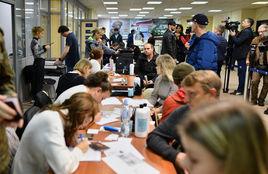 Один из павильонов ВДНХ стал пунктом мобилизации 13 фото