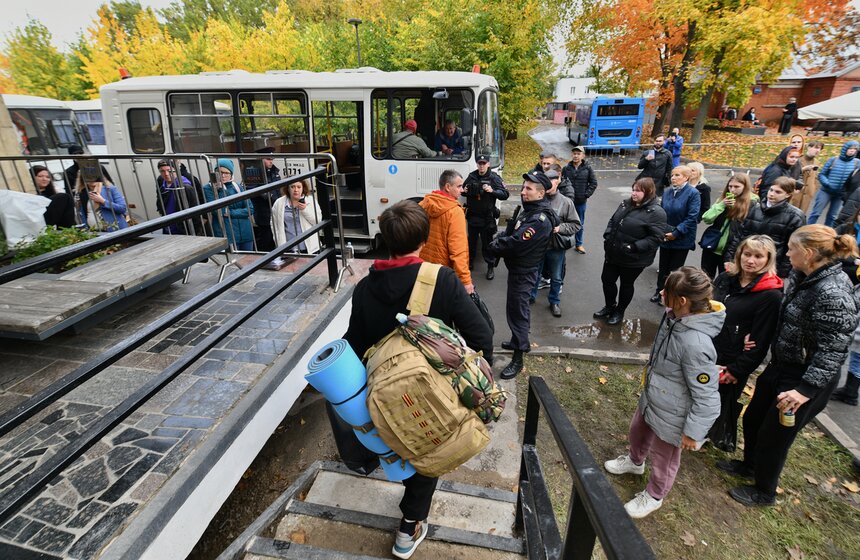 Один из павильонов ВДНХ стал пунктом мобилизации 25 фото